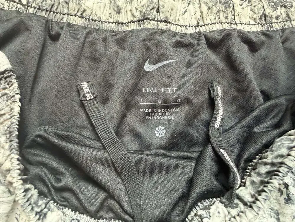 Nike Women's Dri-FIT Tempo Running Shorts Gray/Black Abstract Print Size Large